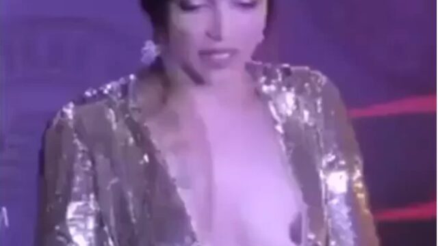 Deepika Padukone’s Nipple Incident – Full Video