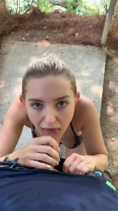 Eva Elfie Sucks Her Boyfriend’s Cock While Hiking