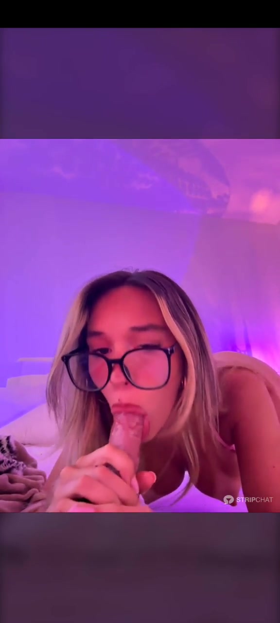 Amylaaa Masturbating Naked With A Dildo While Live Streaming